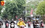 Đẹp mê mẩn với các mẫu đèn trang trí trên đường phố Hà Nội